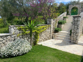 Villa by the Lake in Karoubatika near Agios Ioannis